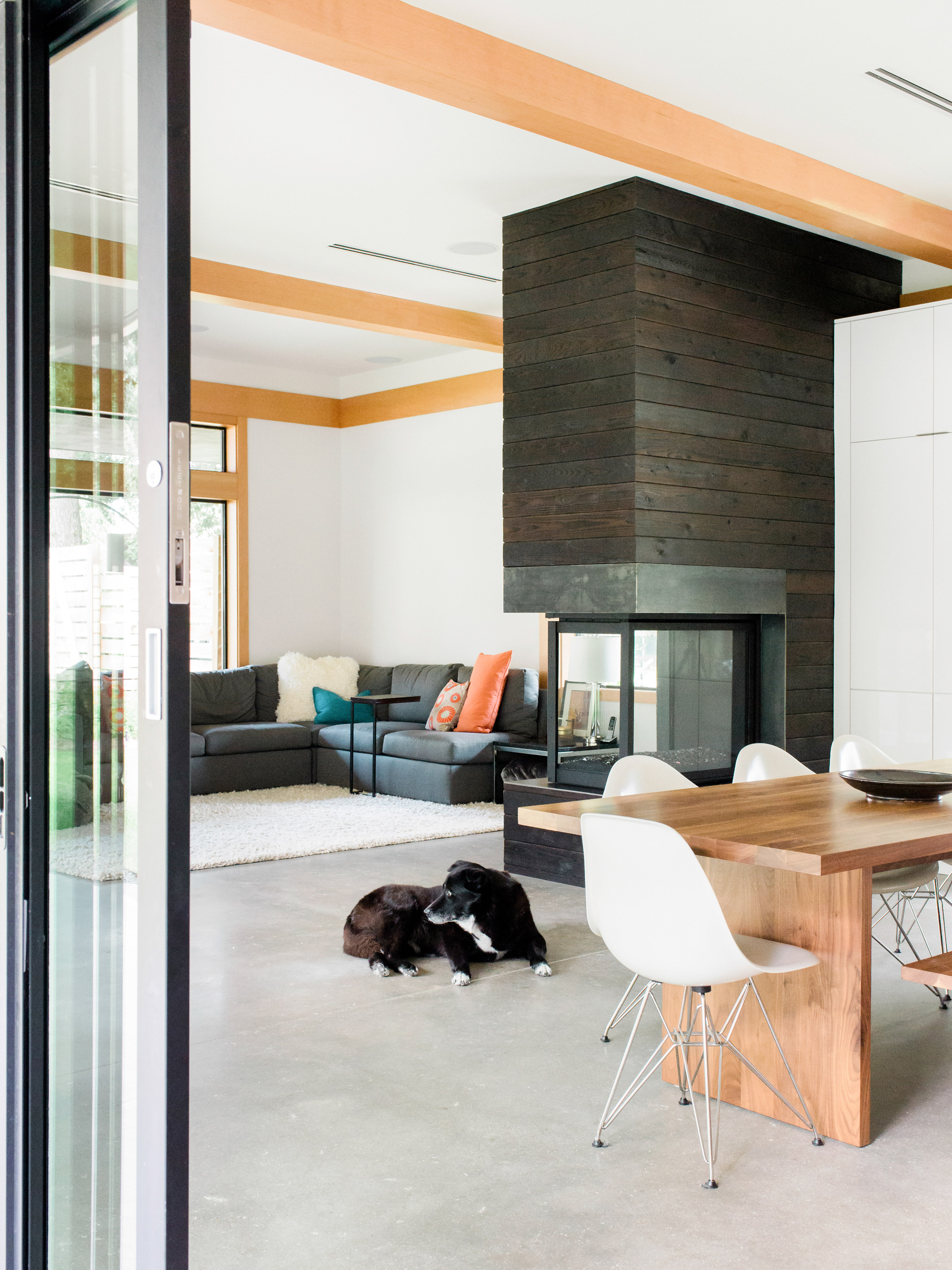 Contractor builds her own charred-timber residence in Houston-5