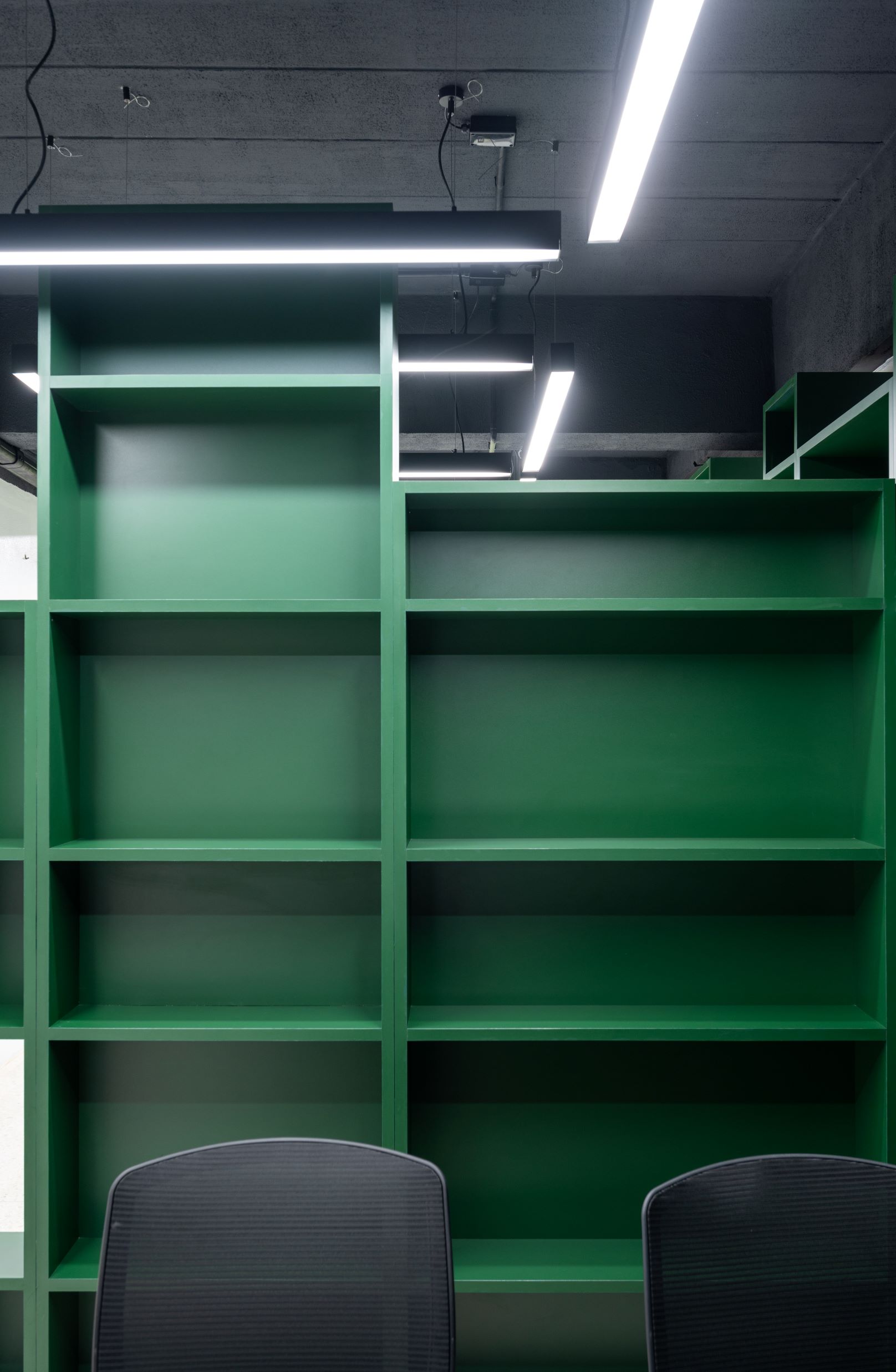 曼谷小型审计办公室的绿色木柜创意设计丨泰国曼谷-27