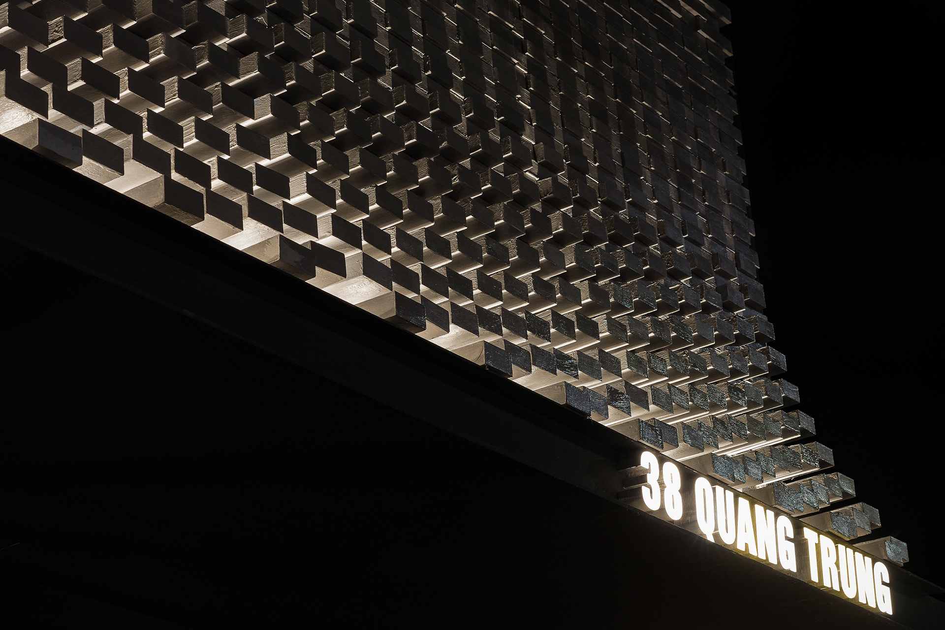 FRIDAYS BAR 室内外照片丨越南河内丨DTA 工作室-32