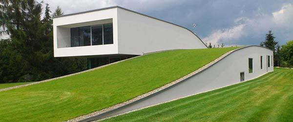 带屋顶高尔夫球场和长车库的房子丨波兰丨KWK Promes-0