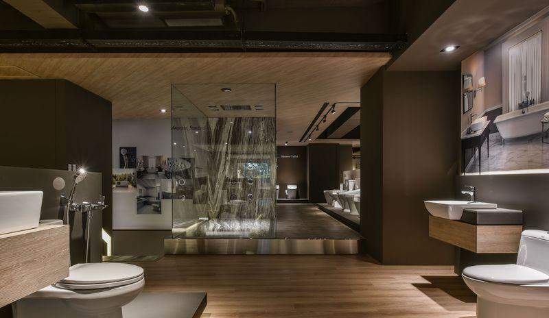 光影交织的水韵卫浴展示空间-13