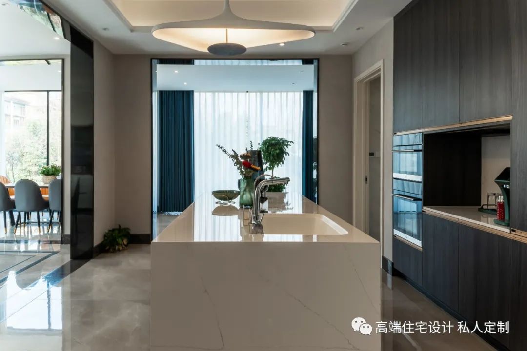 华侨城 900 平现代轻奢别墅丨尤文设计-45