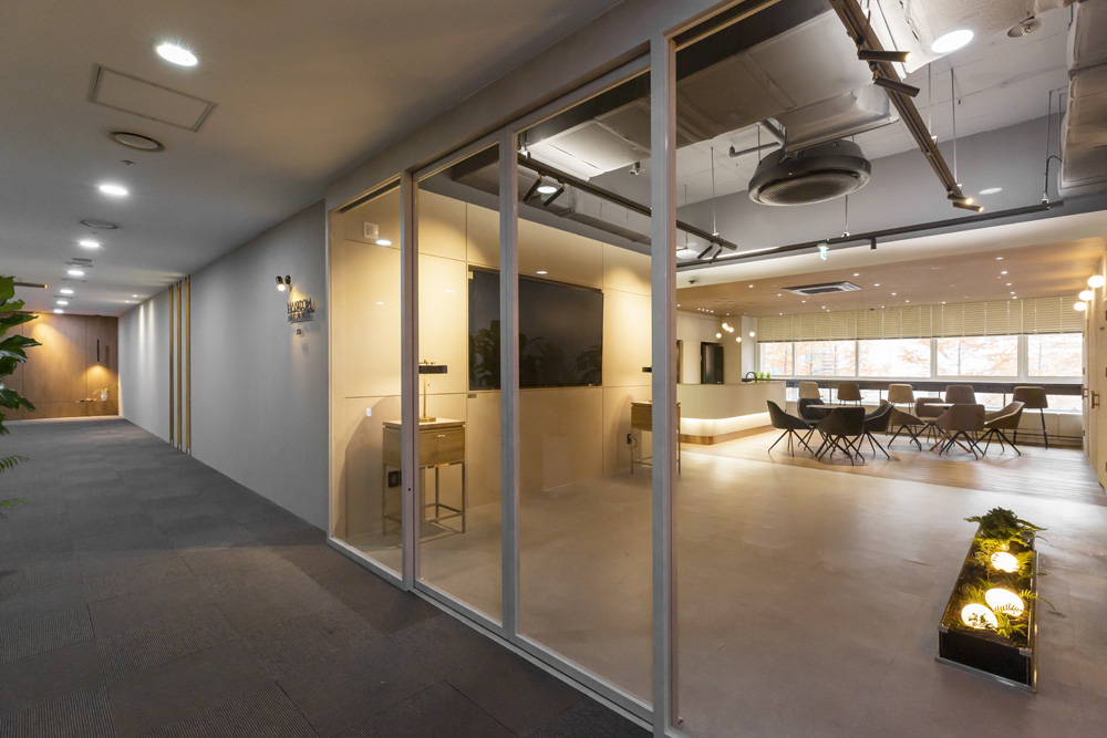 多元概念打造 200 平大型办公空间-4