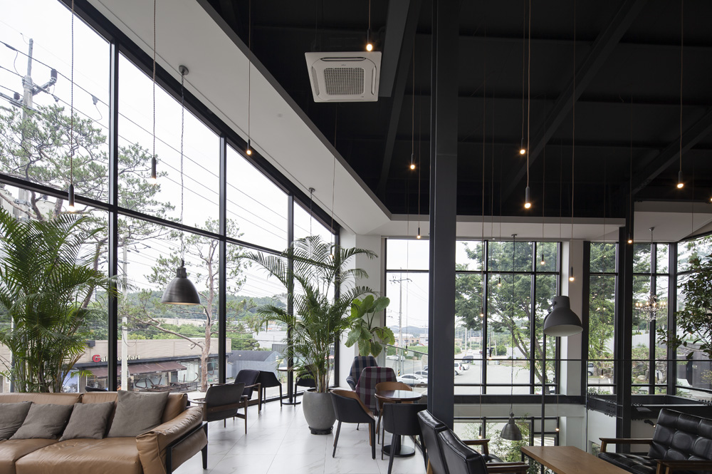 大型咖啡厅室内设计案例分享-8