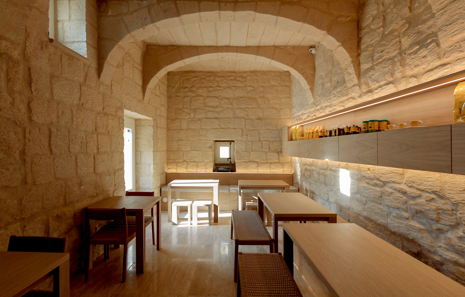 温馨 BERTA · 简约风咖啡馆的和谐魅力-11