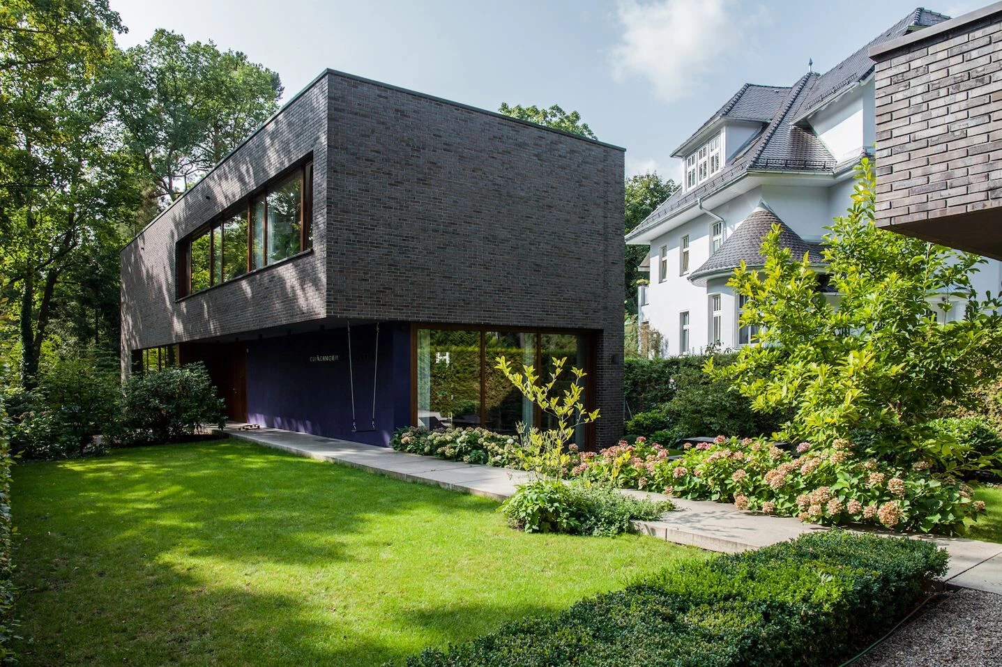 柏林瓦恩湖简约住宅设计丨德国柏林丨Gnädinger Architects-14