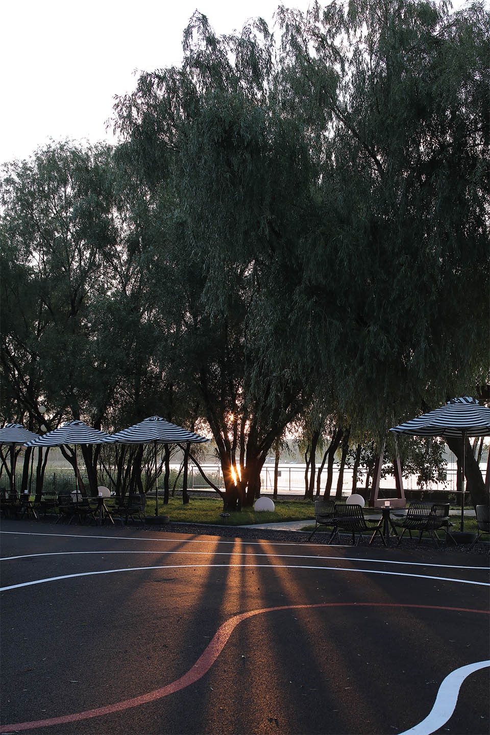 黑龙江大庆滨洲湖工业遗存的商业活化丨中国大庆丨慢珊瑚设计-43