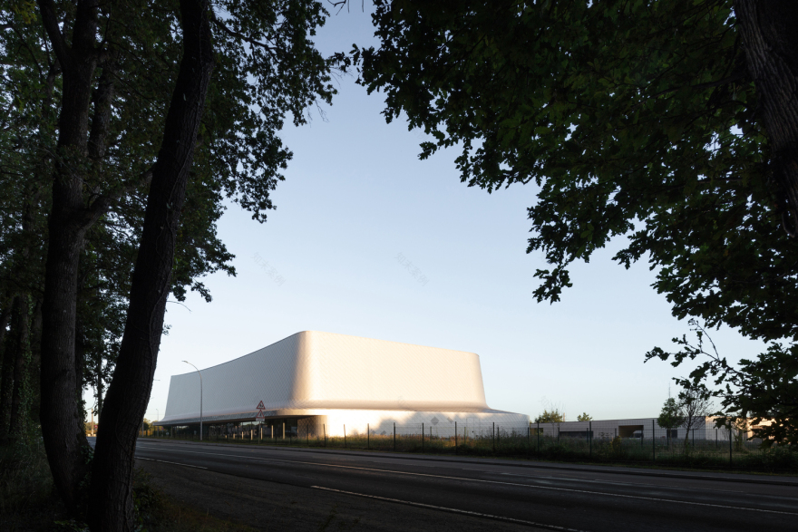 法国拉切斯奈体育馆丨博洪伯特建筑公司-5