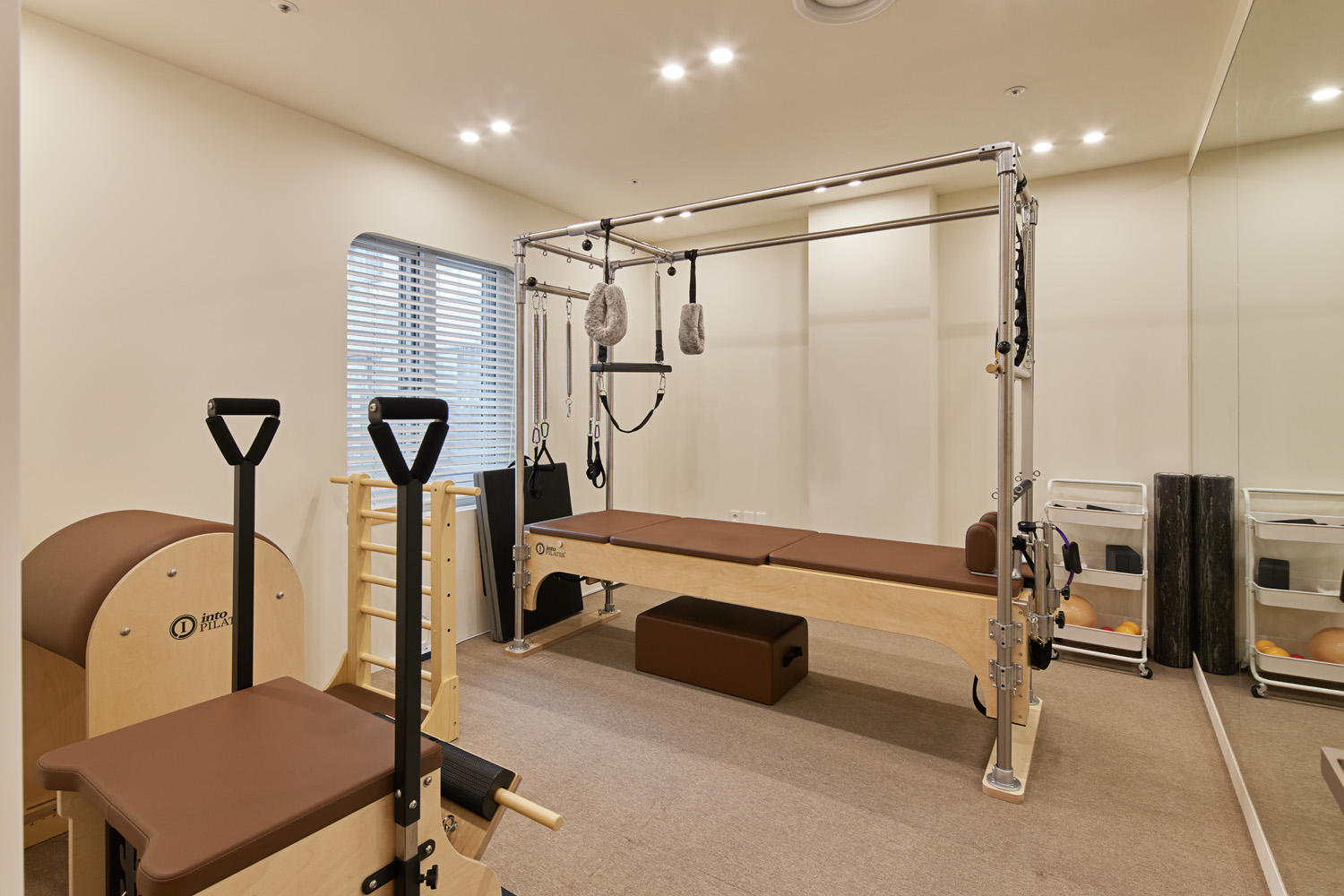 优雅白色调，打造温馨家居空间-10