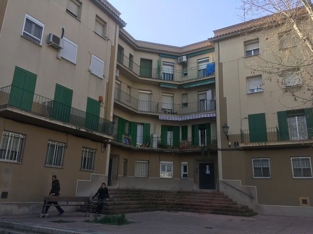 《Veneno》电视剧中Veneno住所场景重建丨西班牙马德里丨由Gigia Pellegrini带领的剧组美术团队-13