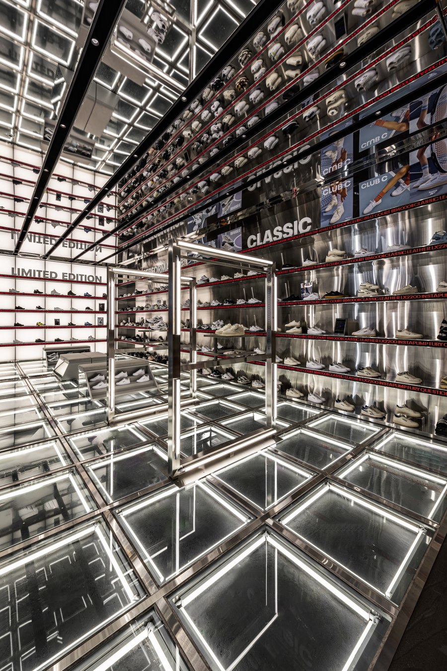 超级英雄重新登陆|REEBOK 旗舰店丨韩国首尔丨Soo Jeong Lim,Solzy Maeng-17