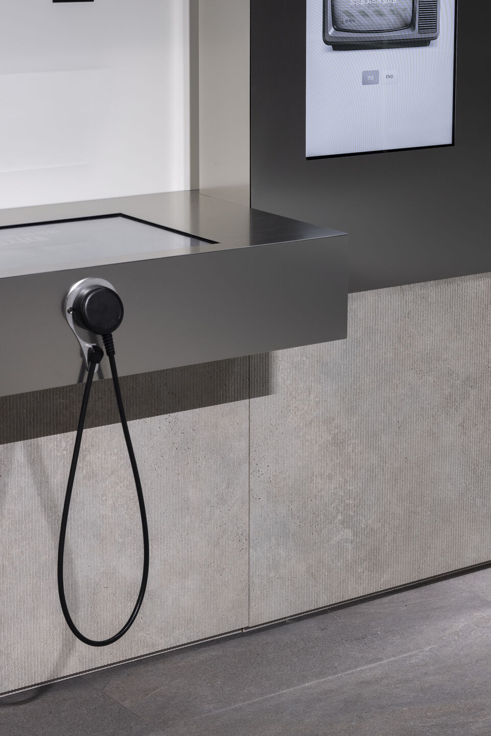 KT 恩丸（注：Onmaru如果是特定名称，这样音译较合适，若有具体背景指向，可能需根据情况调整） 丨韩国丨mttb-44