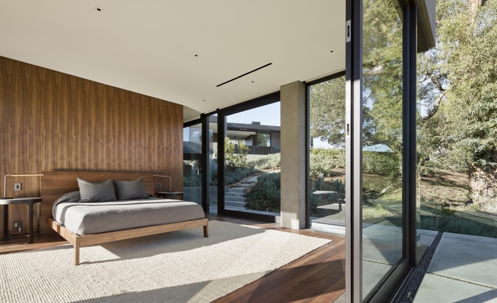 Beverly Hills Homes are Luxurious, Beautiful -- and Expensive-33