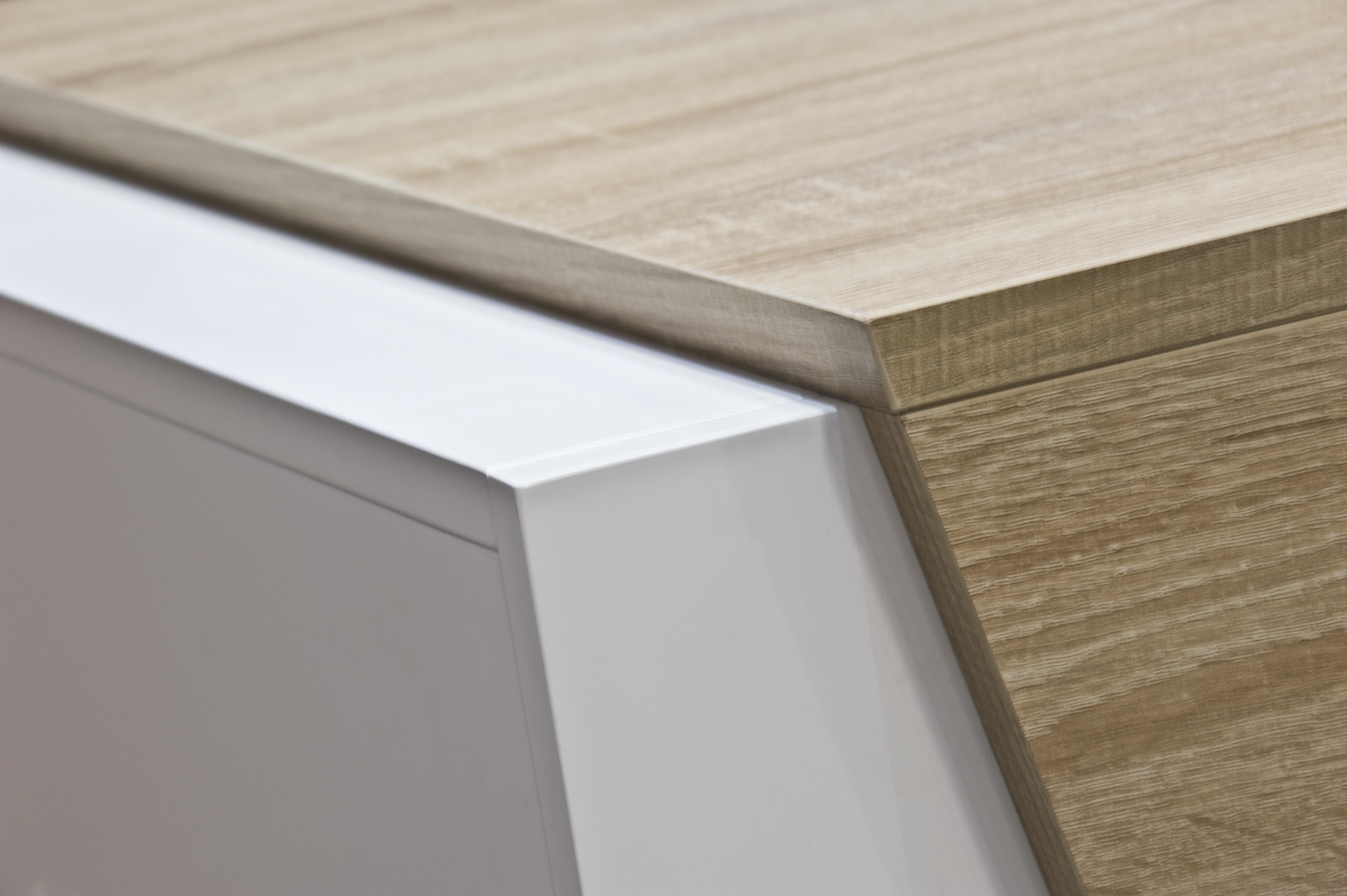 《火星之足》西班牙店 时尚运动鞋展示空间-7