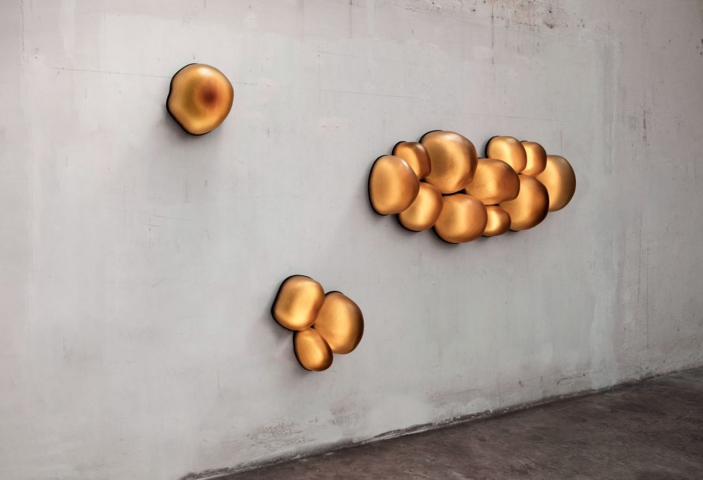 手工玻璃“金泡”灯饰,营造温暖琥珀色调空间-15