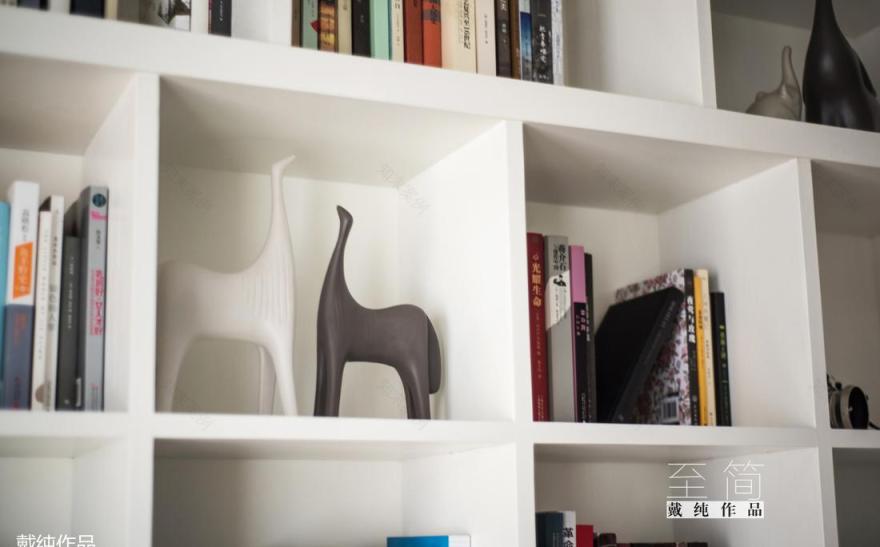 极简至美 | 双人工作台与无收纳空间的家居设计-8