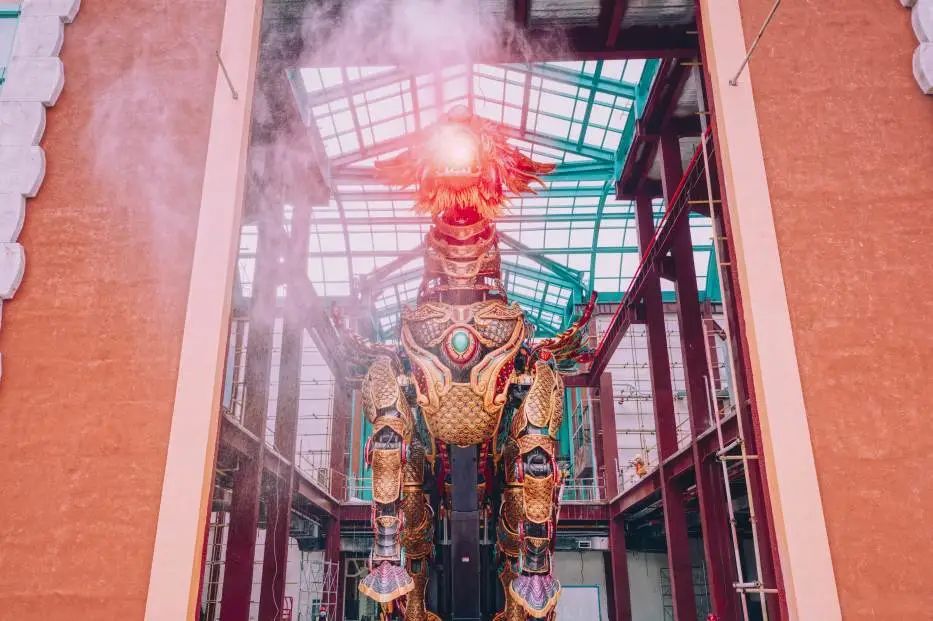 巨型机械麒麟金璃“空降”襄阳华侨城奇幻度假区奇幻谷-6