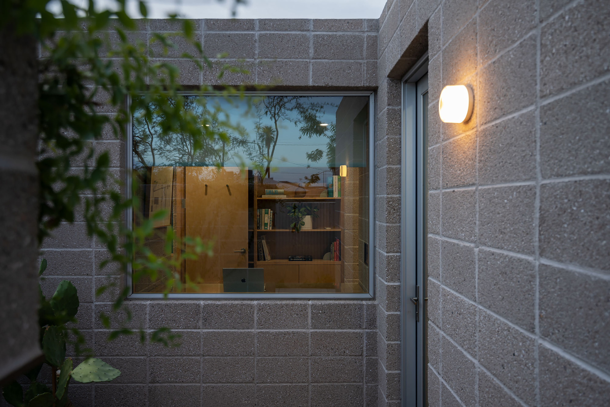 棕榈隐居处丨美国丨Benjamin Hall Design-42