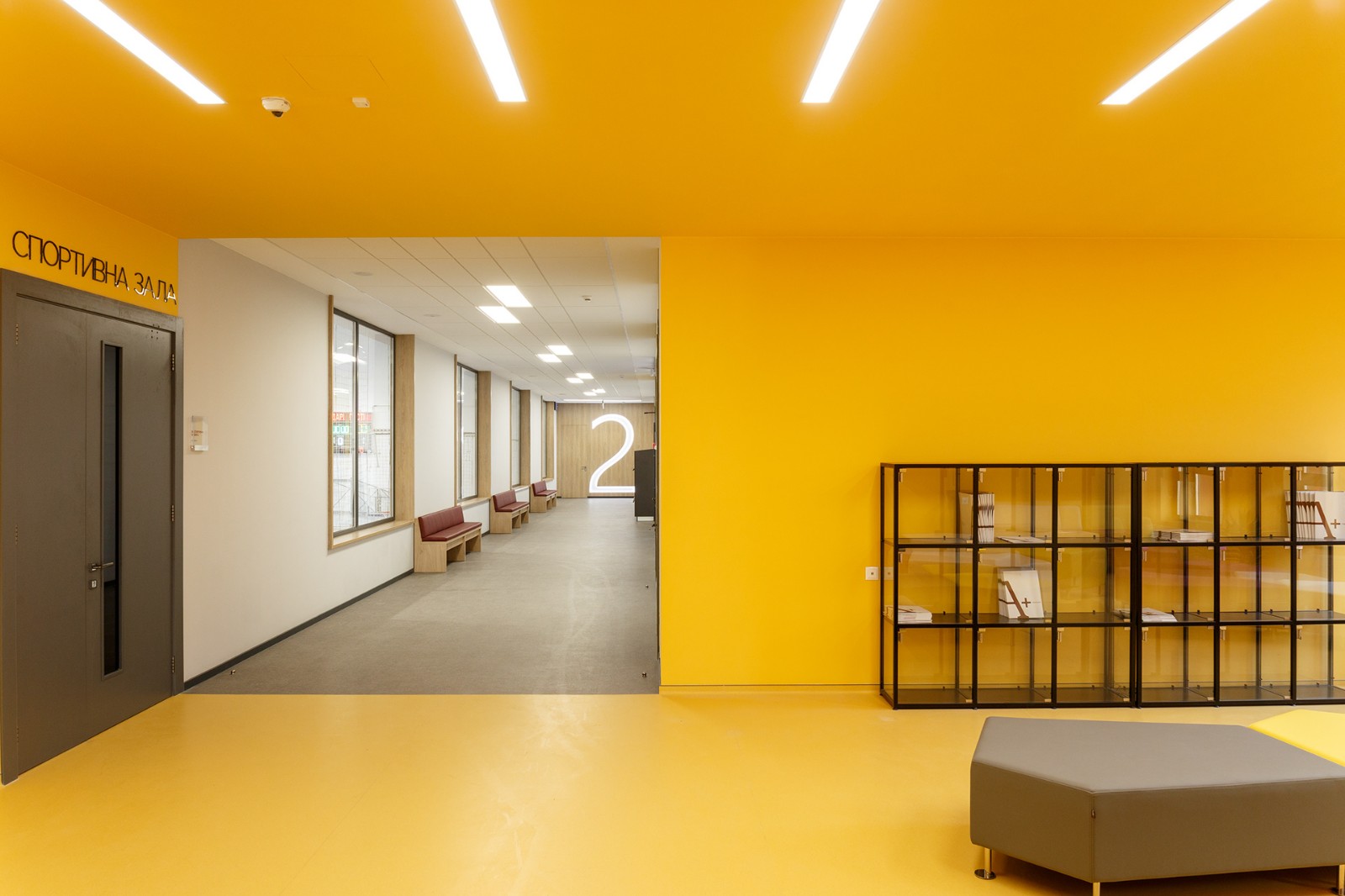 乌克兰基辅 A+ 学院 SVOYA studio-5