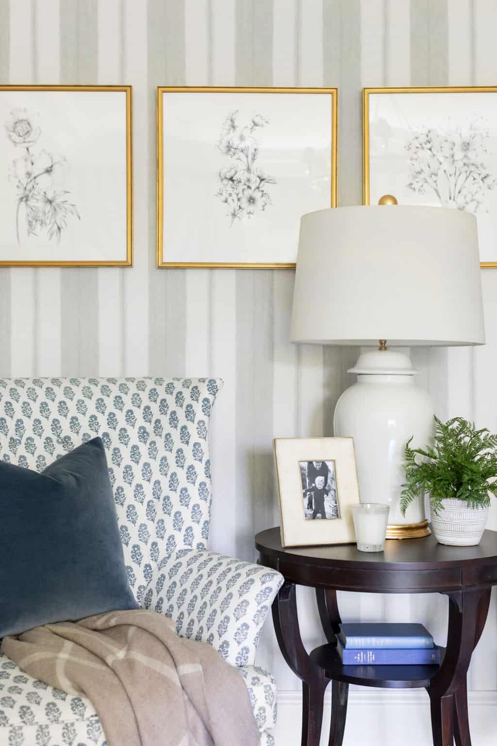 Take a tour of an Illinois dream home with bright and airy living spaces-29