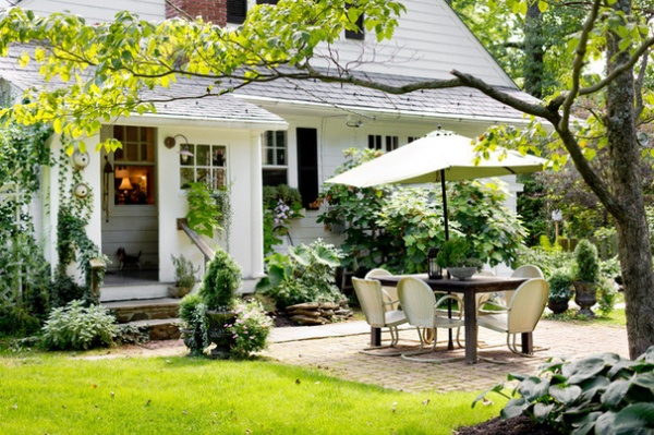My Houzz: Lush Landscaping Creates an Idyllic, Personalized Garden  -  Decor Ideas-23