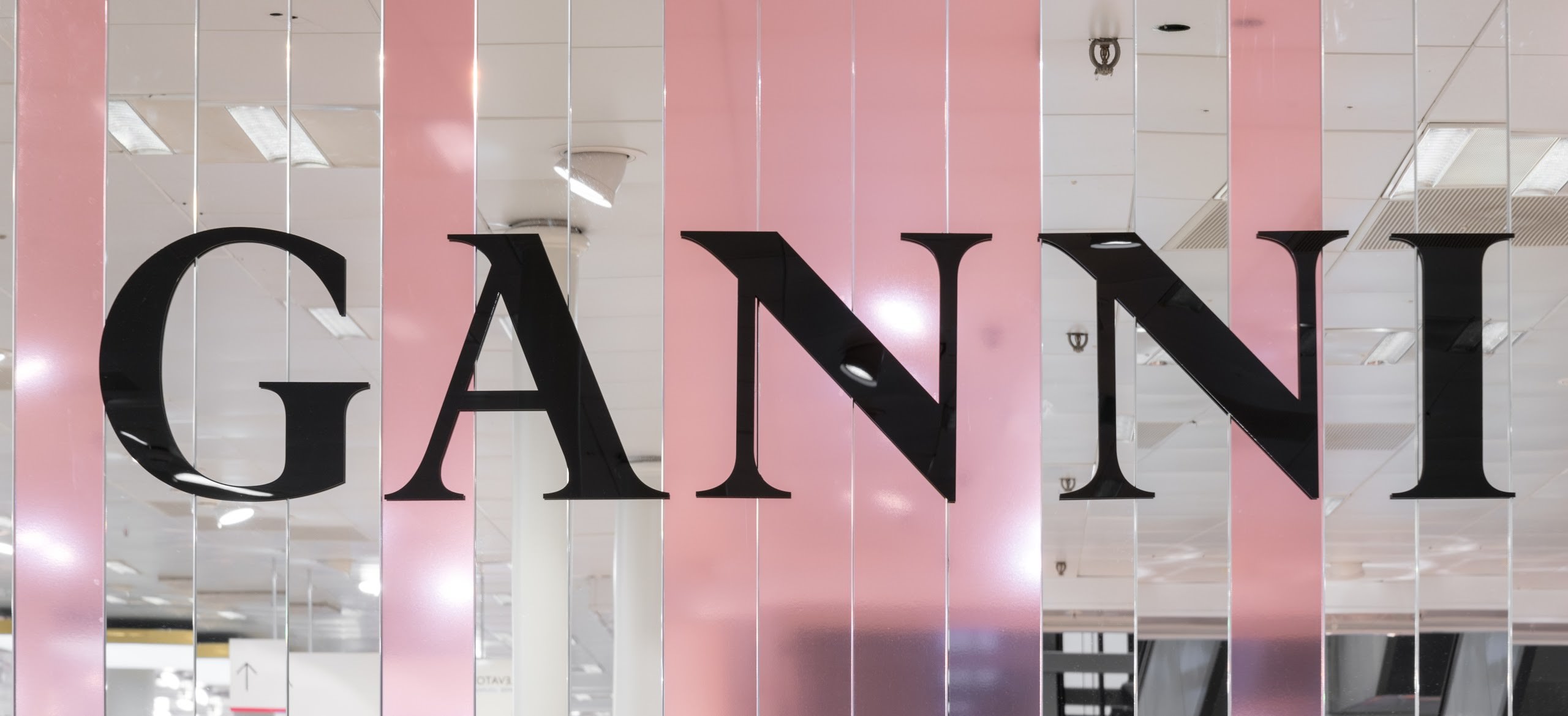 Ganni在哥本哈根Magasin百货店内店铺设计丨丹麦哥本哈根丨未明确提及具体设计团队名称-10