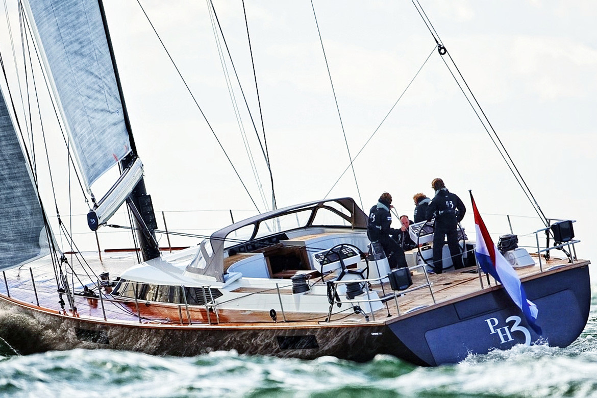 Held together by function and aesthetics: tensile mesh barriers and facades | IndesignLive-4