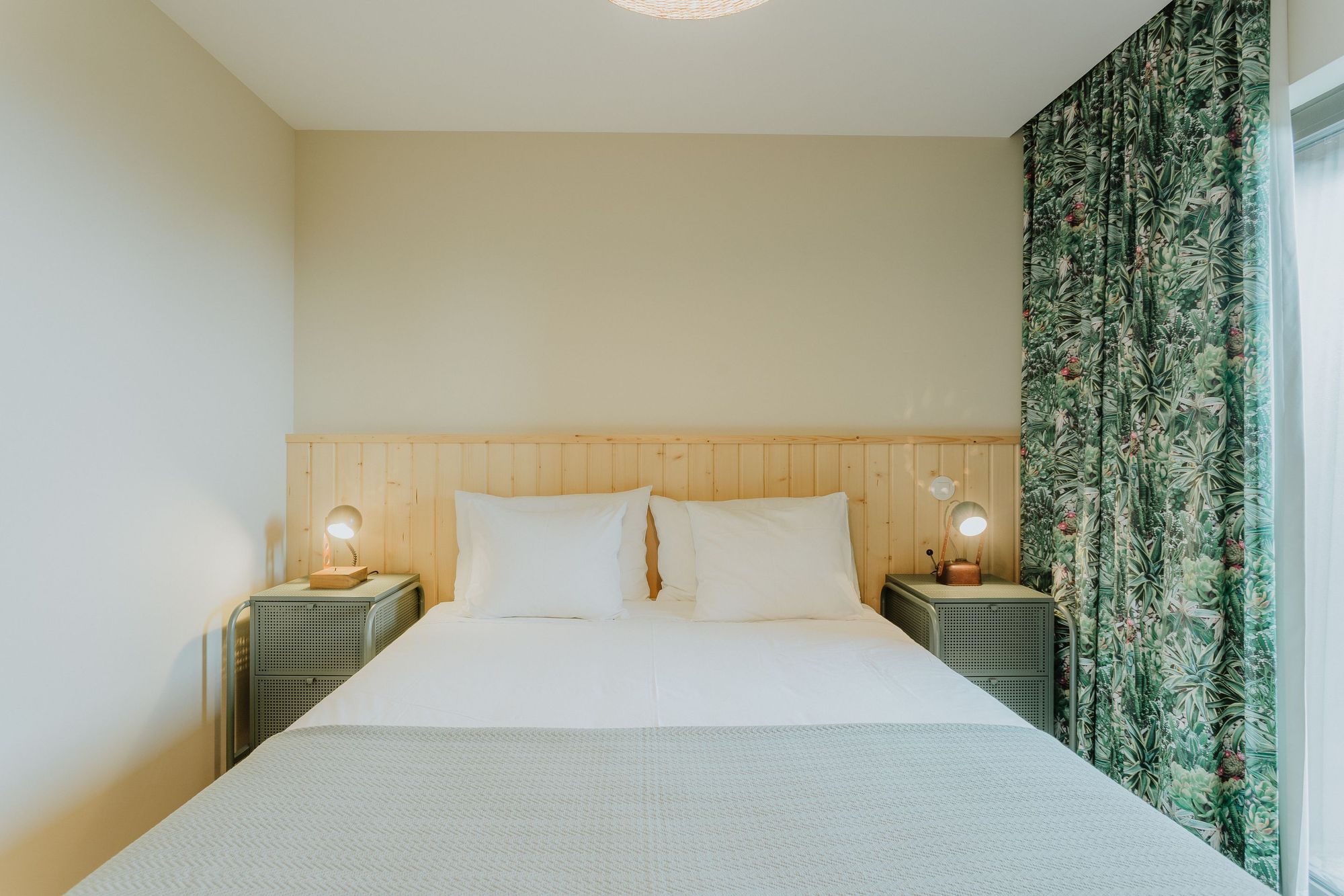 悬崖上的两所房子丨葡萄牙丨tabaibo atelier-35