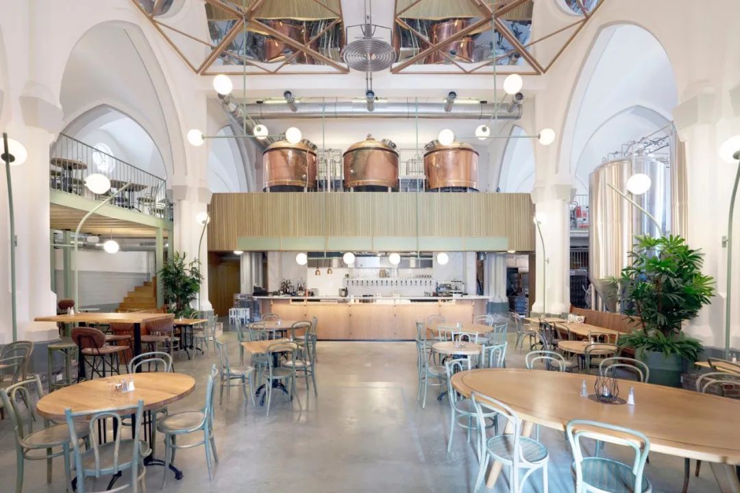 教堂改造的荷兰酿酒厂酒吧-8