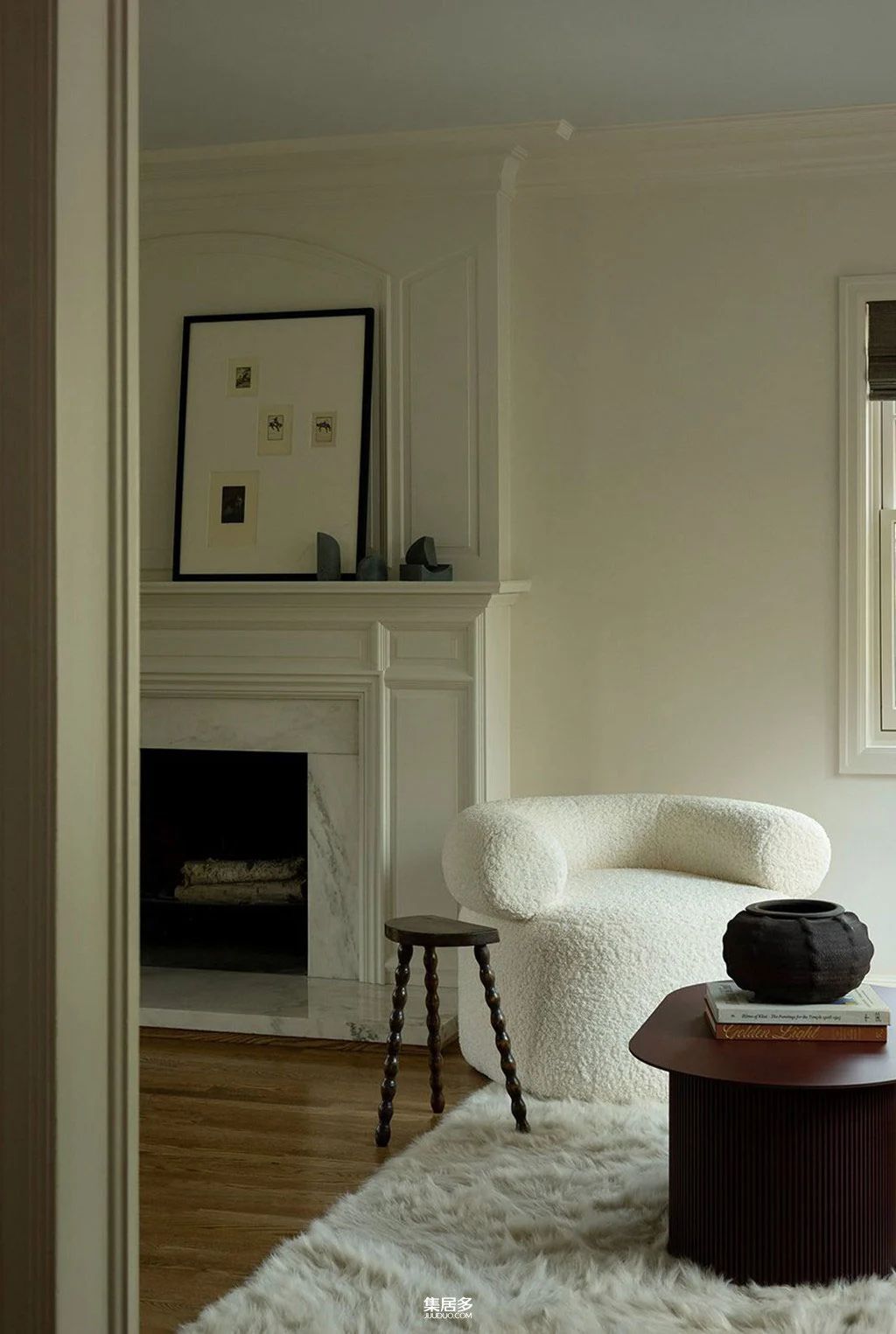 用原创设计师家具和时尚壁纸重新装饰的犹他州老房子-3