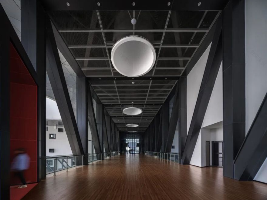 理工江南的技术重构│一合作品:北京理工大学长三角研究院图书馆-133