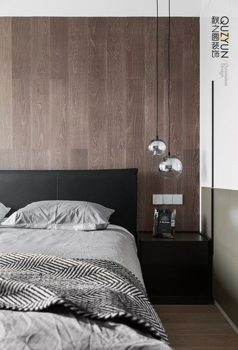 绿都万和城现代风格家居设计，巧妙融合西班牙红元素-24