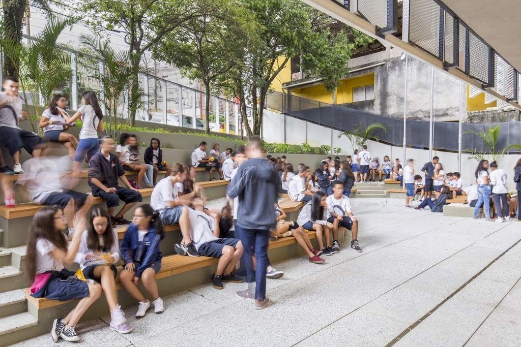 巴西 Bradesco 基金会学校 | 旧建筑新生命,垂直校园的绿色创新-28