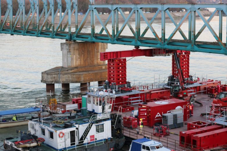 诺维萨德临时桥（博什科·佩罗舍维奇桥）拆除项目-39