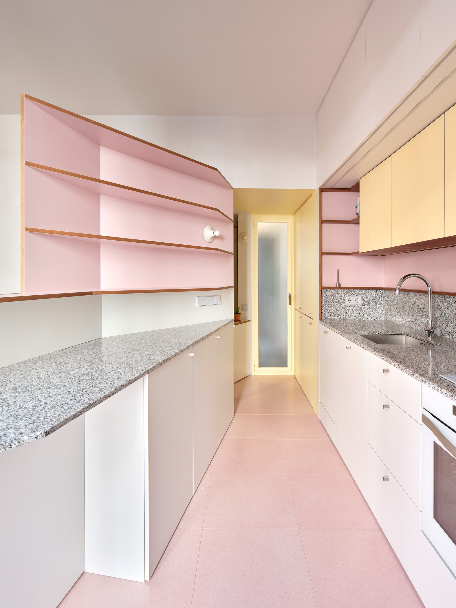 多彩“蛋糕公寓”丨西班牙巴塞罗那丨西班牙 AMOO 设计事务所-5