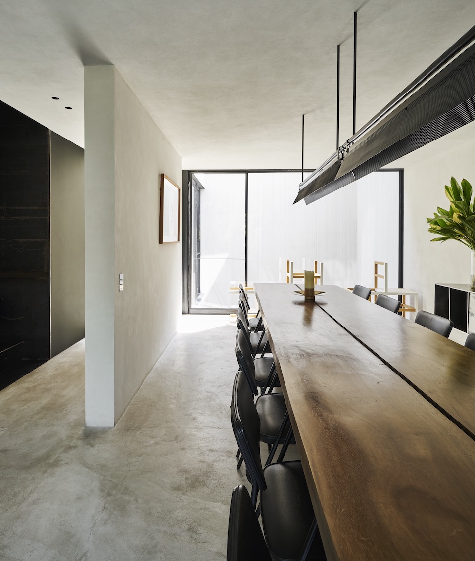 Refuge brutaliste - MilK Decoration-1