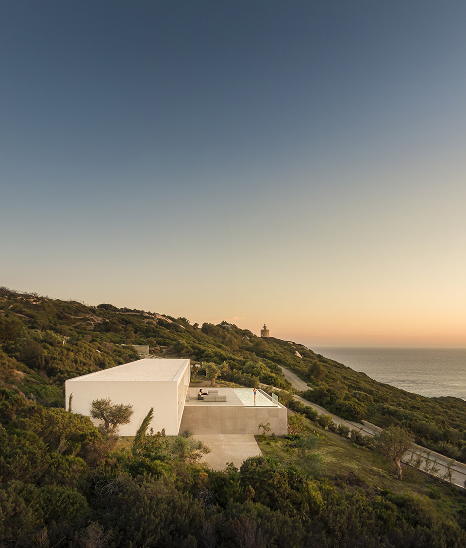 空中之屋 · 嵌入山体的宁静海景住宅丨Fran Silvestre Arquitectos-91