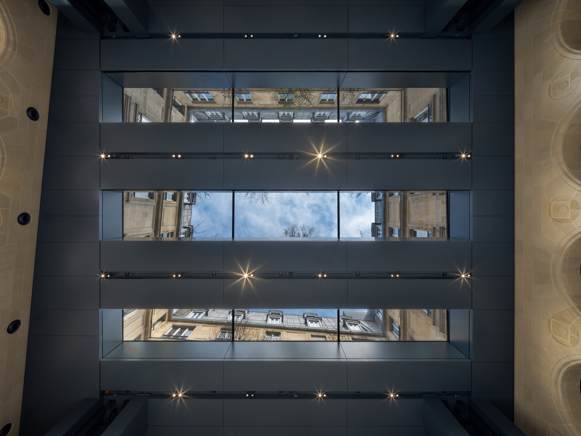 Paris Fondation Cartier for Contemporary Art / Ateliers Jean Nouvel-37