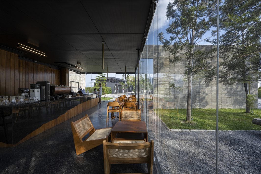 Paragraph cafe&eatery แวะพักรถกับคาเฟ่ในปั๊มน้ำมัน จังหวัดเชียงราย - room-10