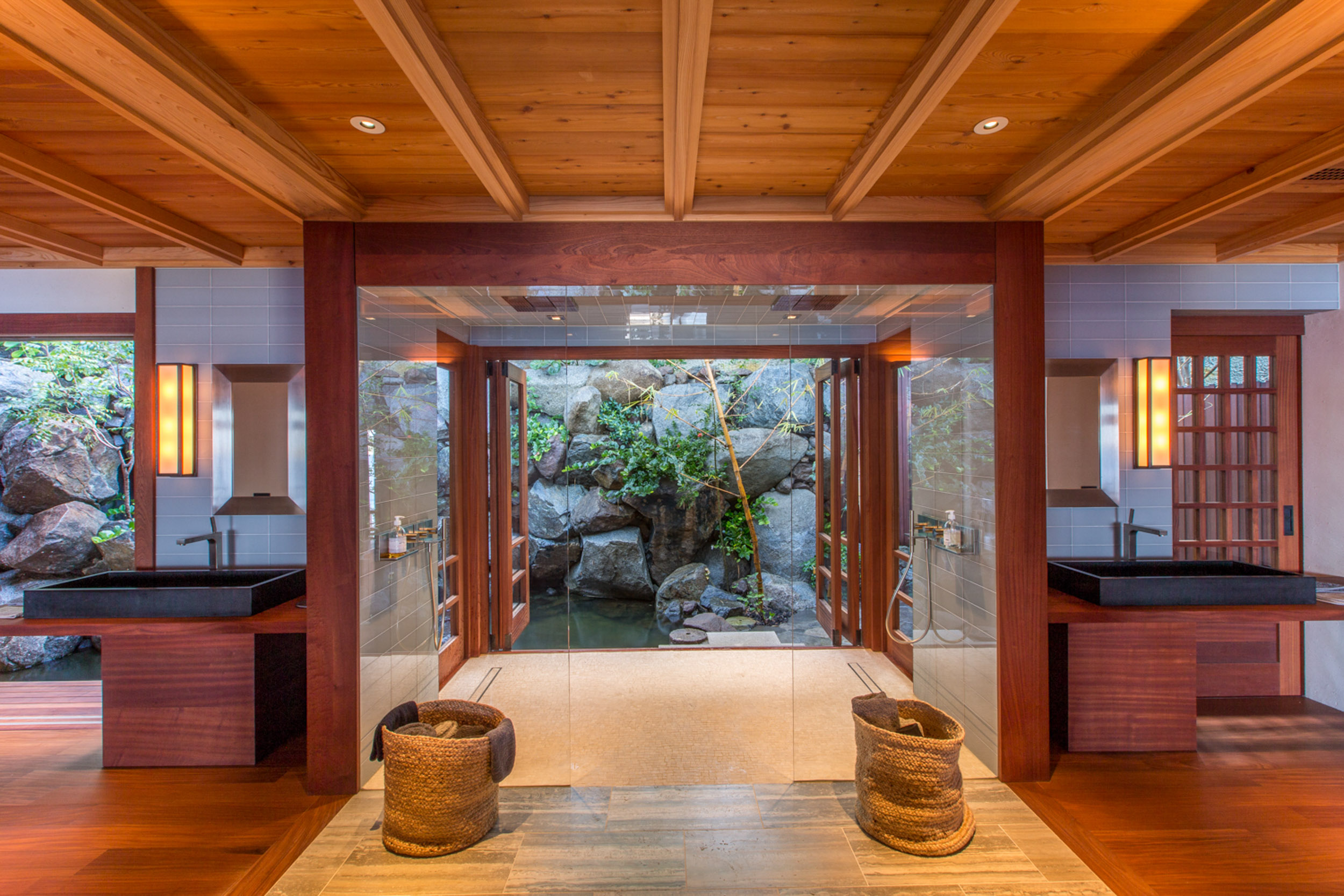 Kurisu International-13