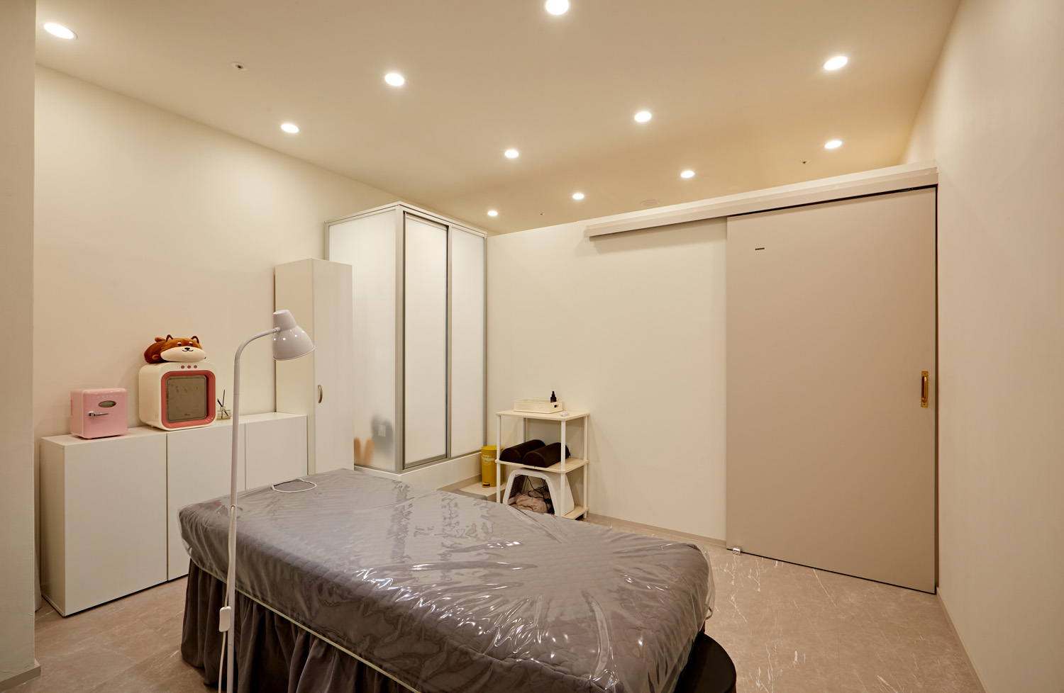 14 平米微户型，极简设计亮点解析-8