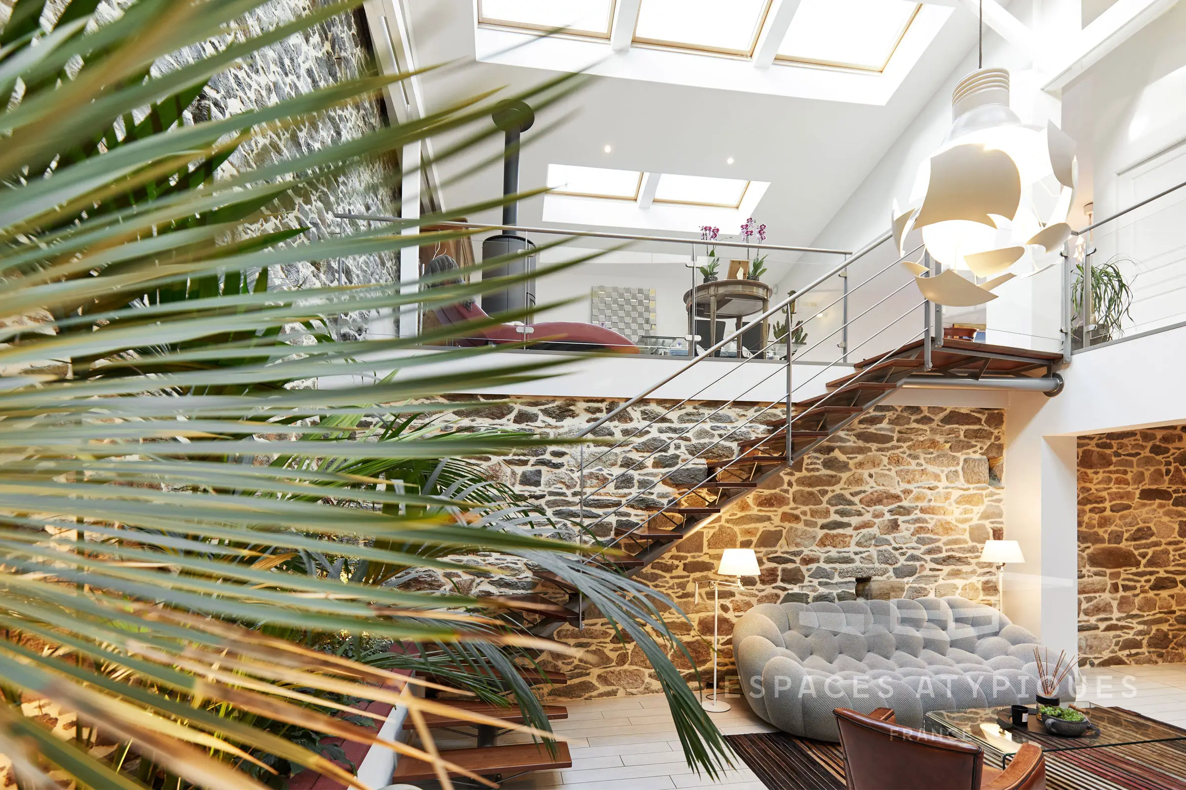 战前石墙见证的现代工业风 | 法国布雷斯特的独特阁楼-3