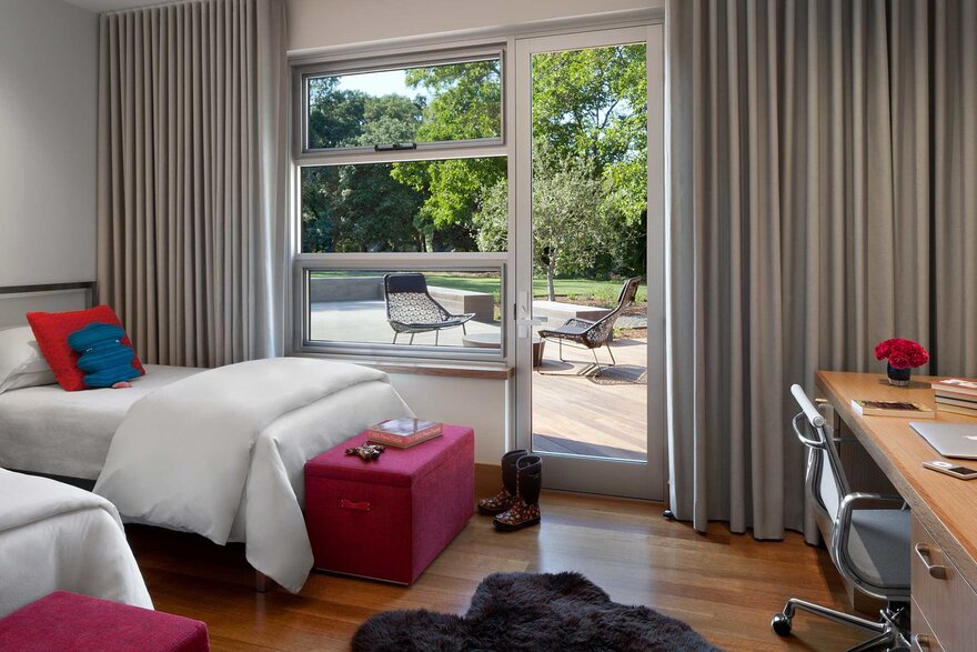 Sonoma Single Family House with a Seamless Transition from Inside to Out-21