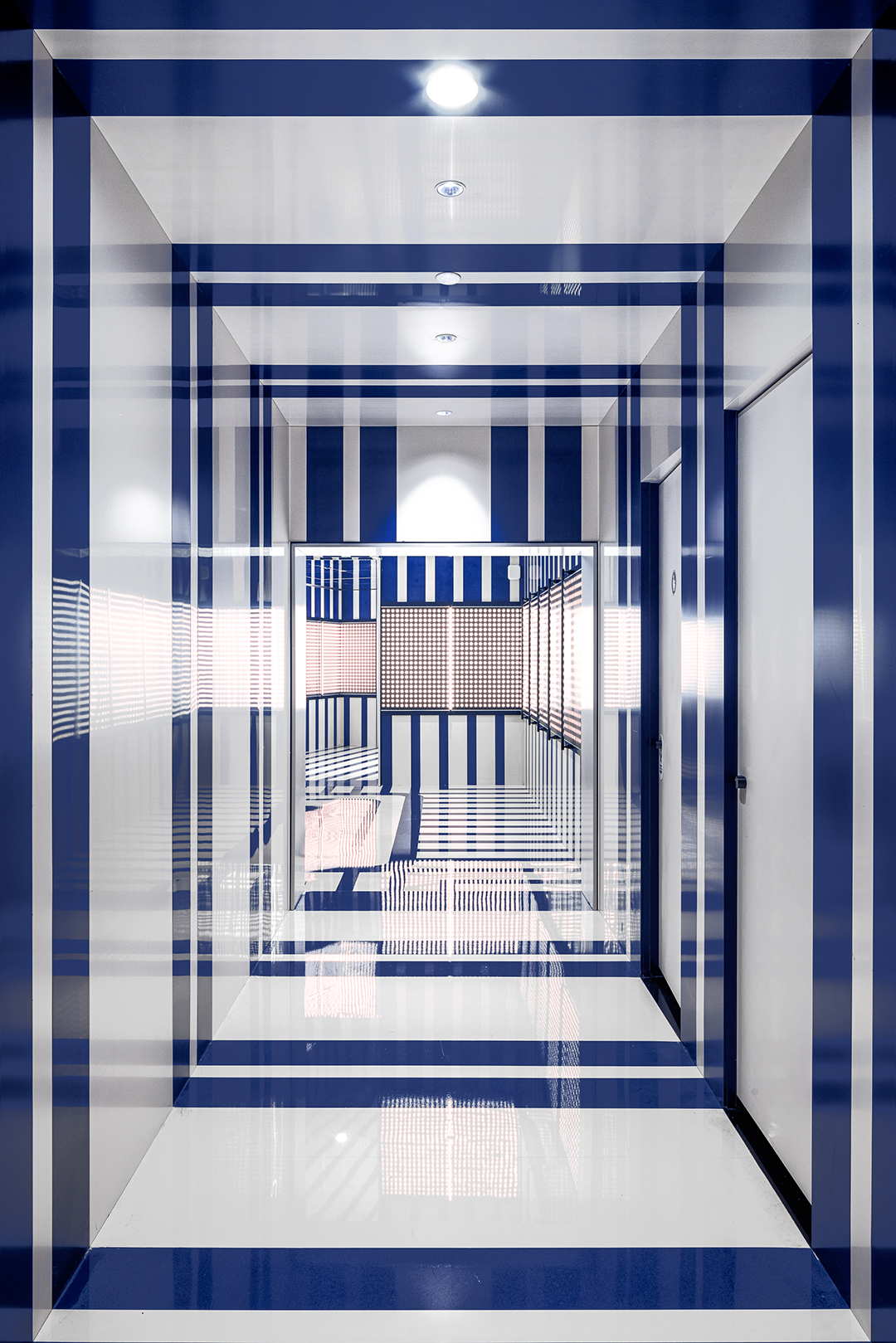 德基广场一期五层盥洗室丨中国南京丨唯想国际-53