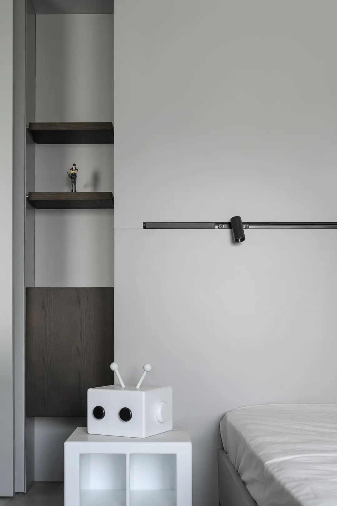 梦幻岛台 · 克莱因蓝的现代家居艺术丨中国江苏-70