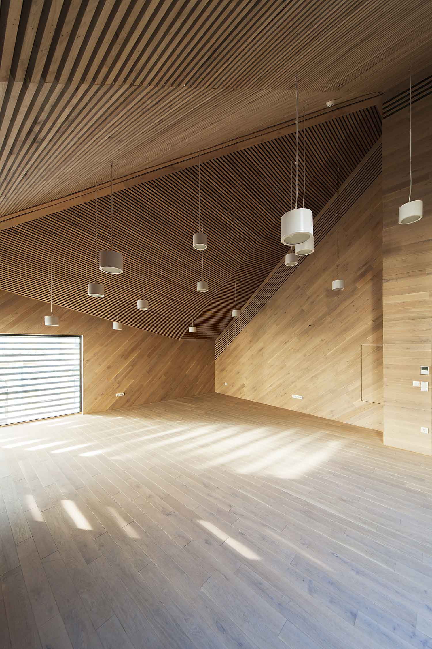 三角之美 | 全球 22 个惊艳的三角形建筑-50