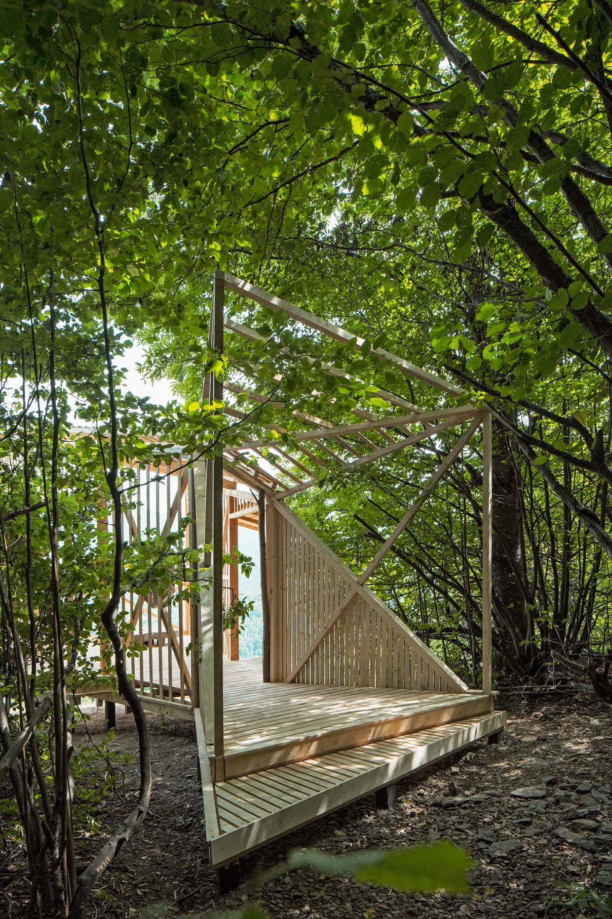 罗马尼亚南部塔库山脉的生态旅游观察站-17