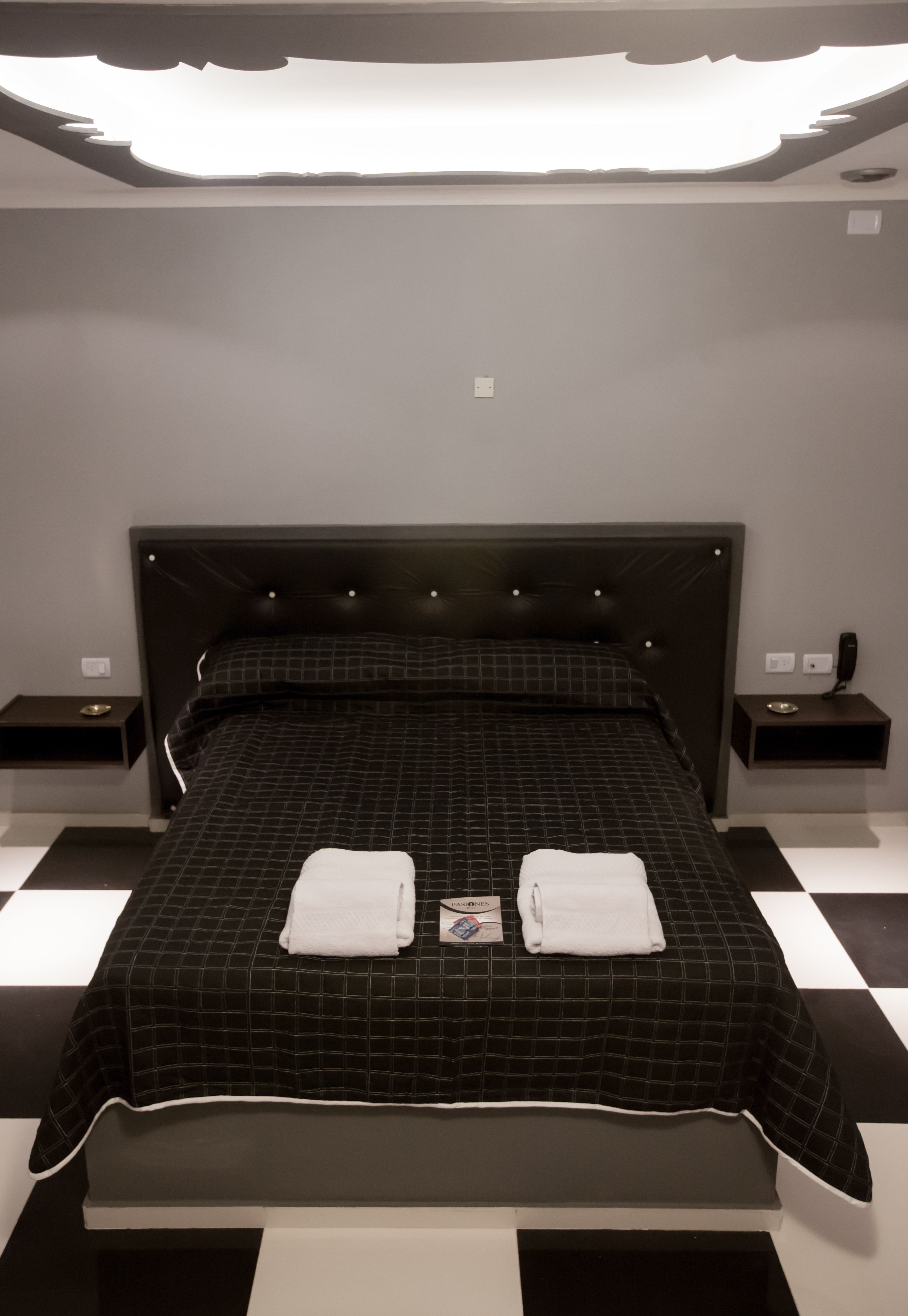 激情汽车旅馆-16