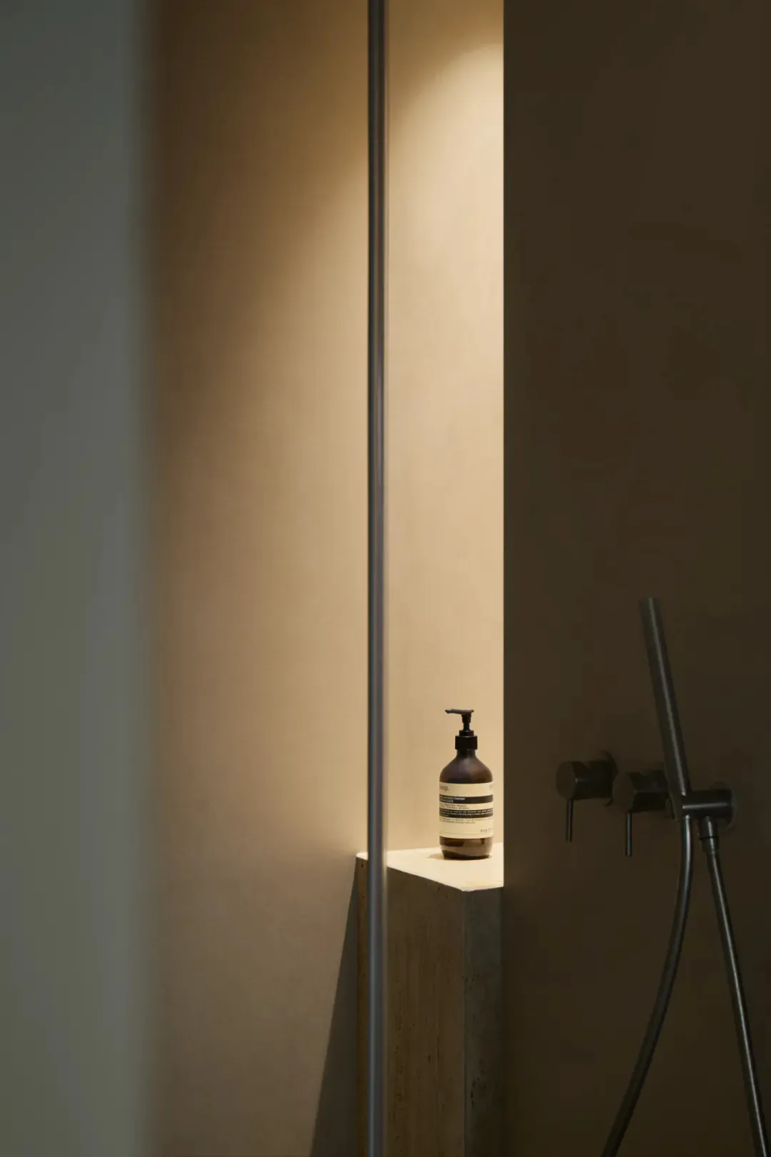 奶油轻侘寂，将生活过成一场私人艺术展-66