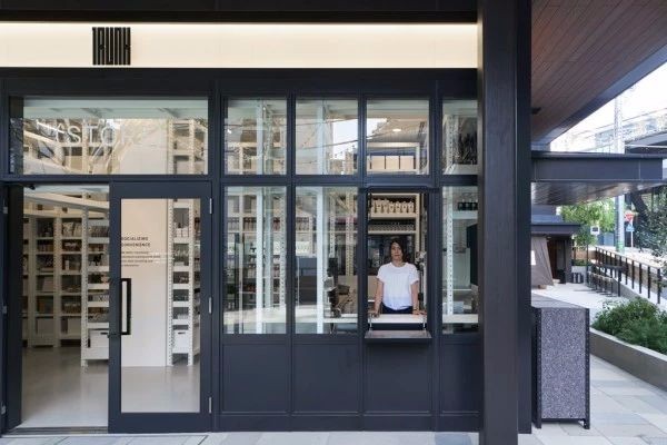 这个LOFT酒店装潢简单 / 住一晚却要6000块-128